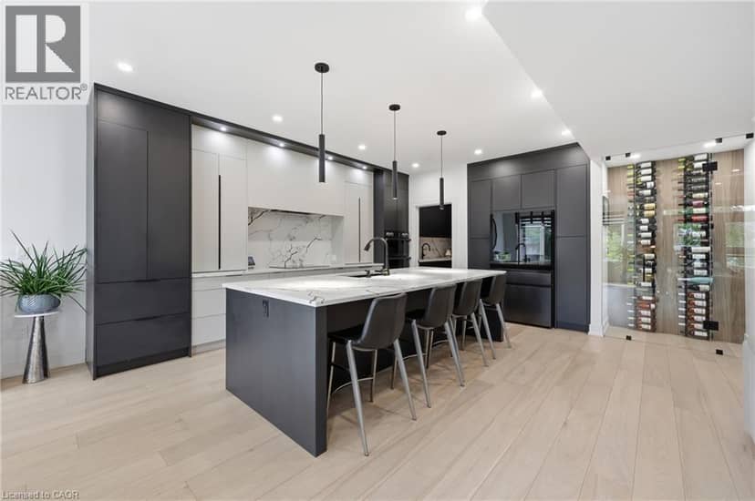 14 BERGENSTEIN Crescent — photo 11 of 40