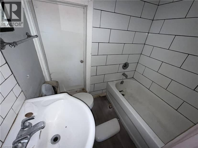 36 WALLACE Terrace — photo 17 of 20