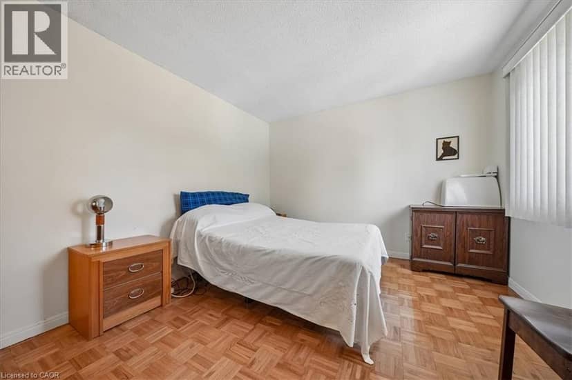 2320 MIDDLESMOOR Crescent — photo 35 of 40