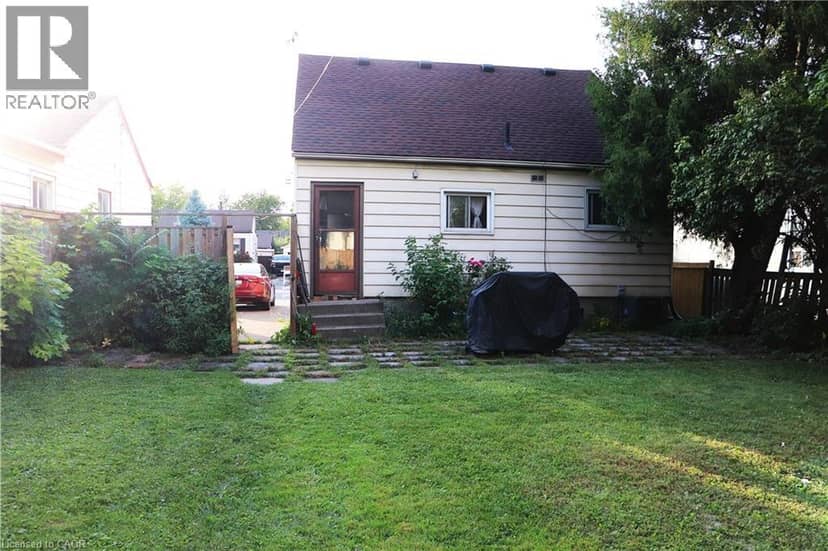 348 WEIR Street N — photo 3 of 27