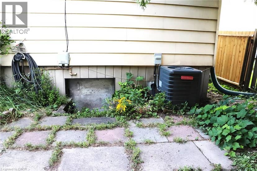 348 WEIR Street N — photo 5 of 27