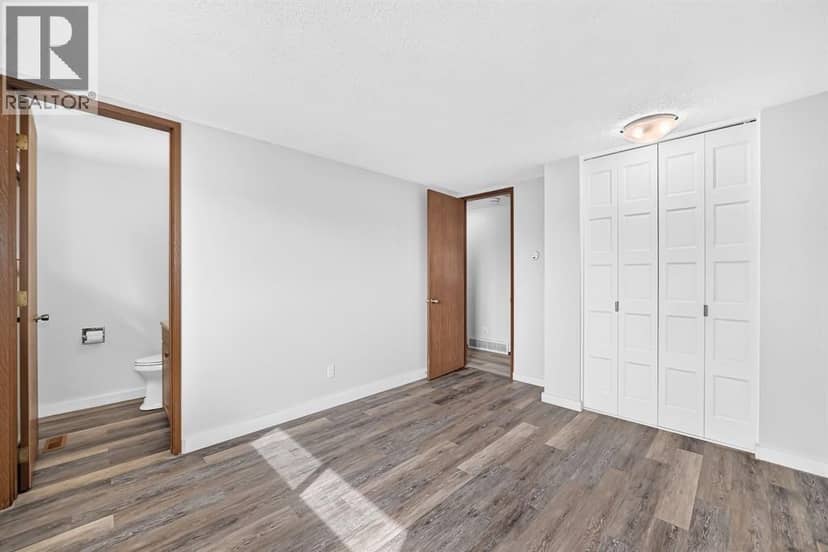 947 Maitland Way NE — photo 17 of 38