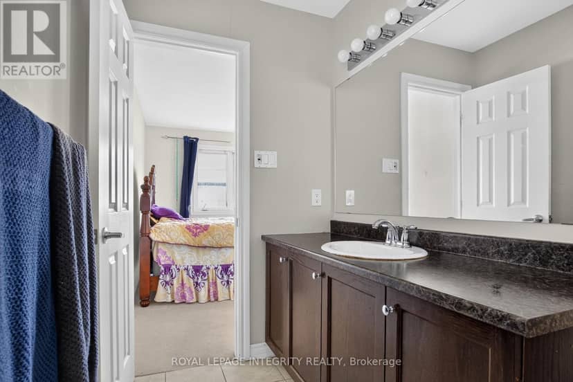 414 Meadowhawk Crescent — photo 18 of 31