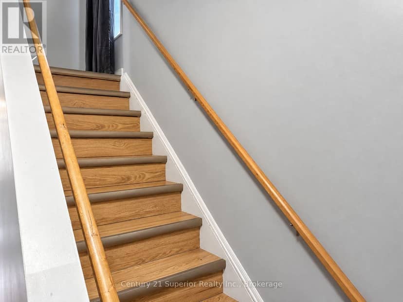 128 Bethune Street — photo 18 of 40