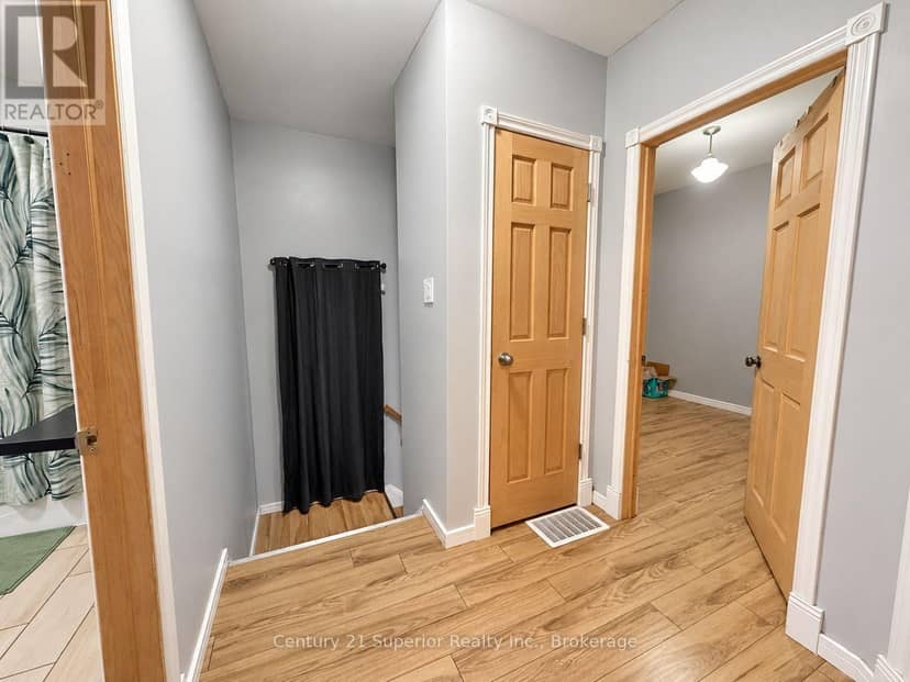 128 Bethune Street — photo 20 of 40
