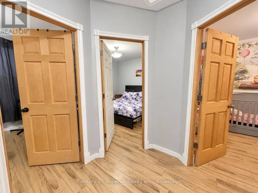 128 Bethune Street — photo 23 of 40