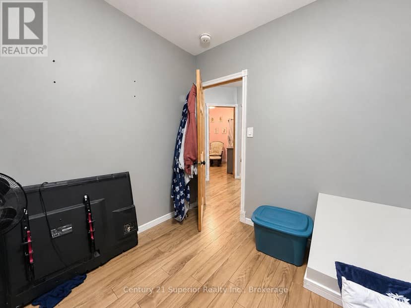128 Bethune Street — photo 31 of 40