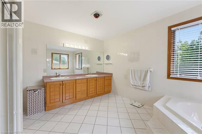 21 CAMERON Lane — photo 16 of 36