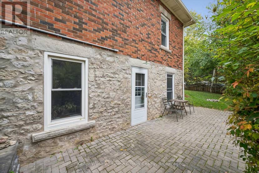 298 Cameron Street N — photo 34 of 40