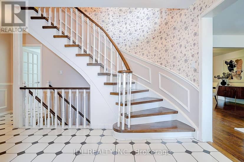 20 Mossgrove Trail, Toronto, photo 2