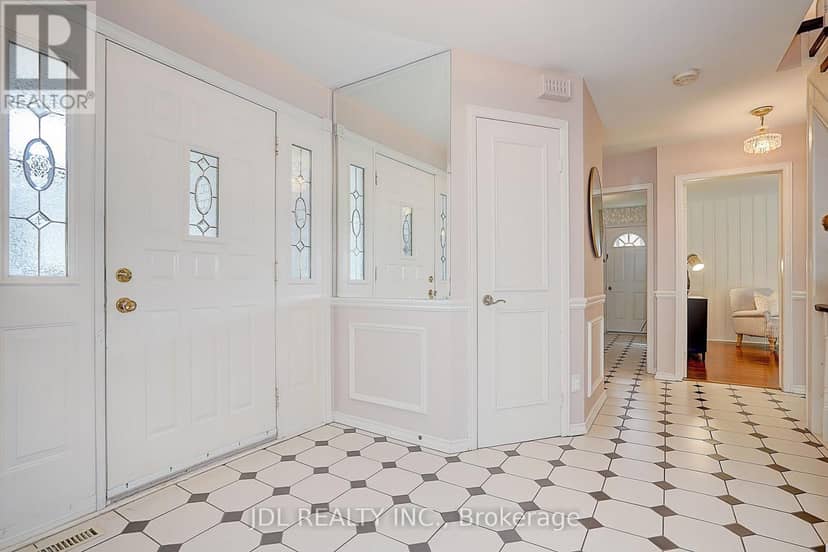 20 Mossgrove Trail, Toronto, photo 4