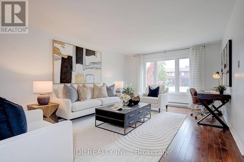20 Mossgrove Trail, Toronto, photo 7