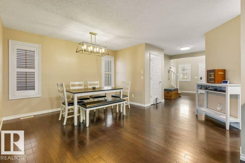60 Vernon St — photo 10 of 40