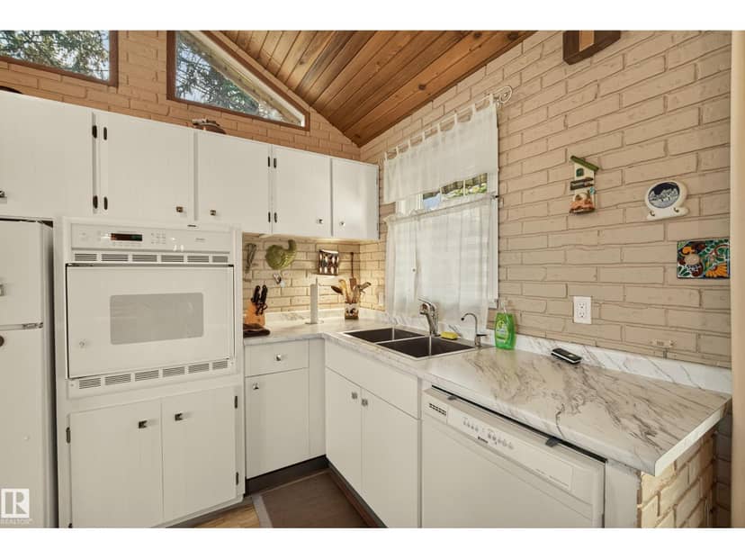 4315 Leisure LN — photo 13 of 40