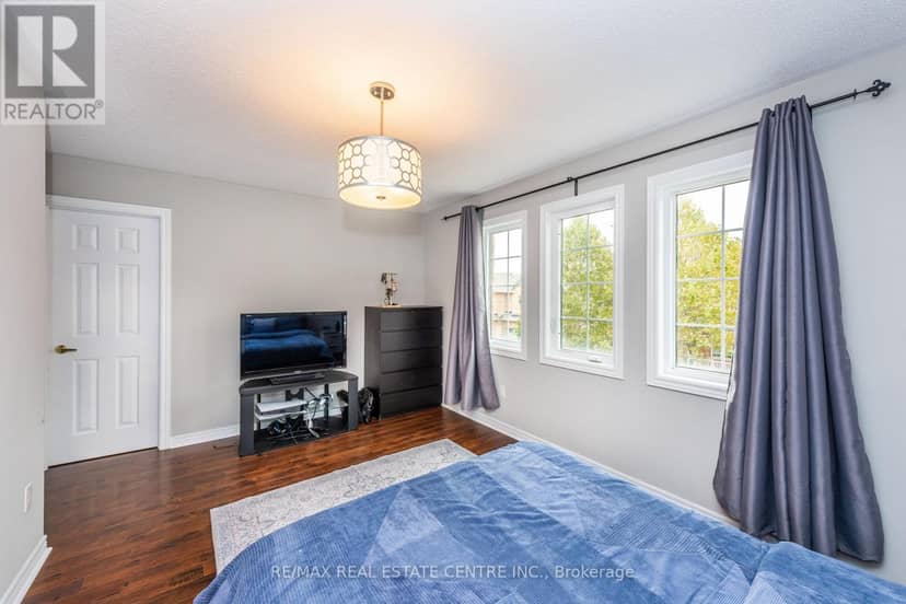 456 Laundon Terrace — photo 32 of 40