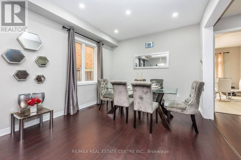 456 Laundon Terrace, Milton, photo 7