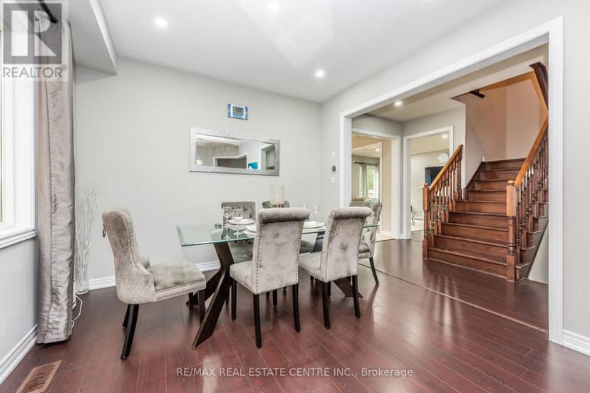456 Laundon Terrace, Milton, photo 8