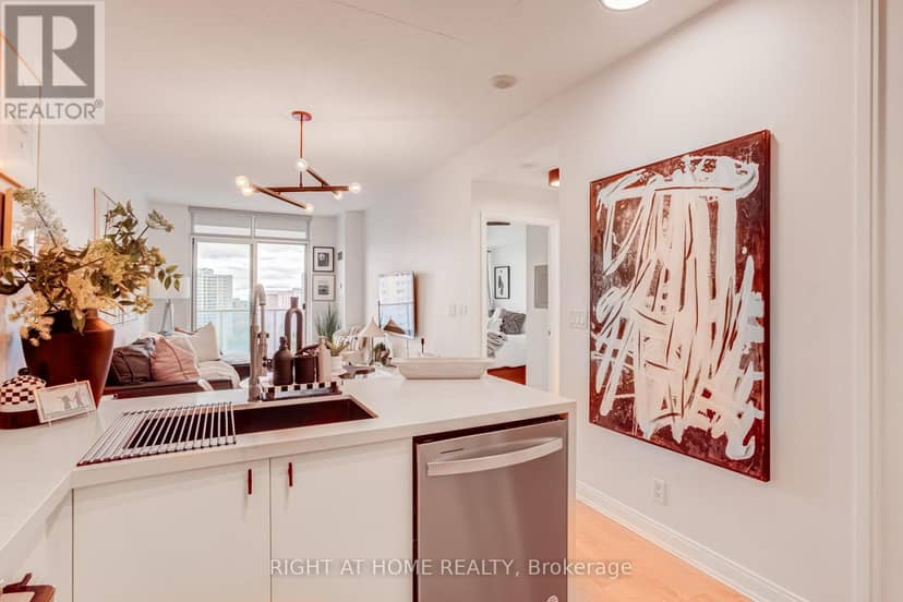 1405 - 70 Absolute Avenue — photo 4 of 40