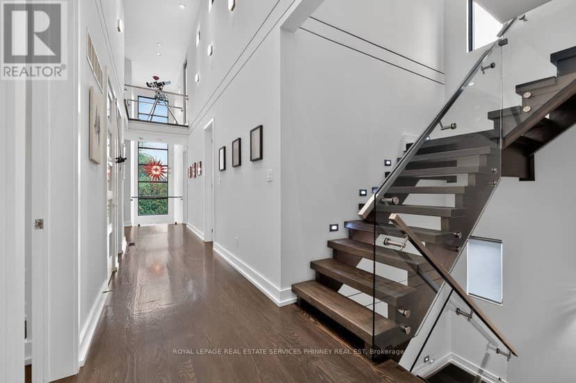 647 Montbeck Crescent — photo 34 of 40