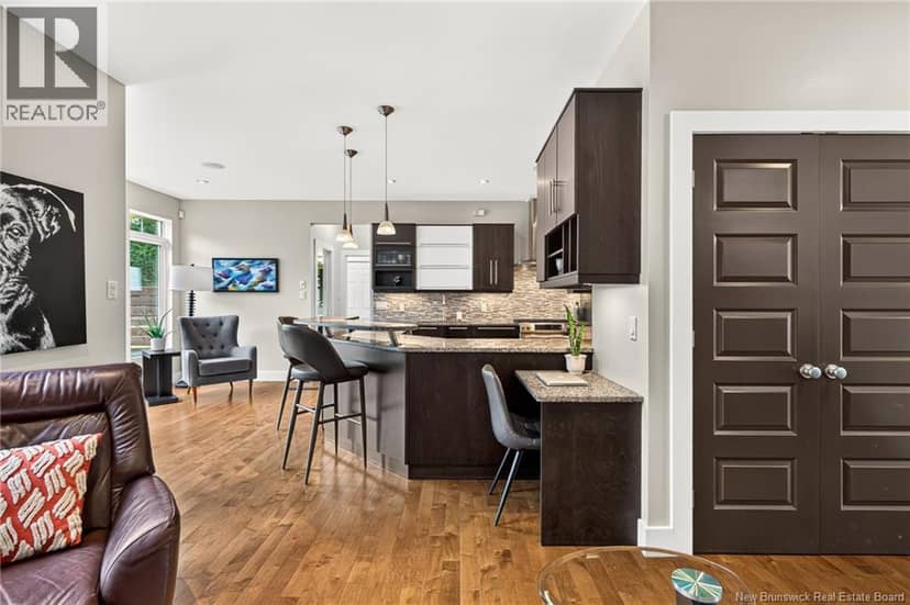 76 Maurice Crescent — photo 12 of 40