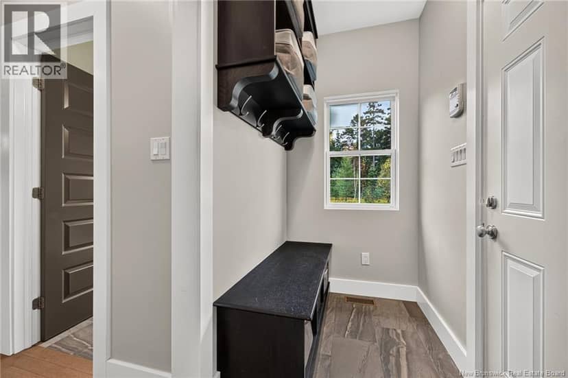 76 Maurice Crescent — photo 18 of 40