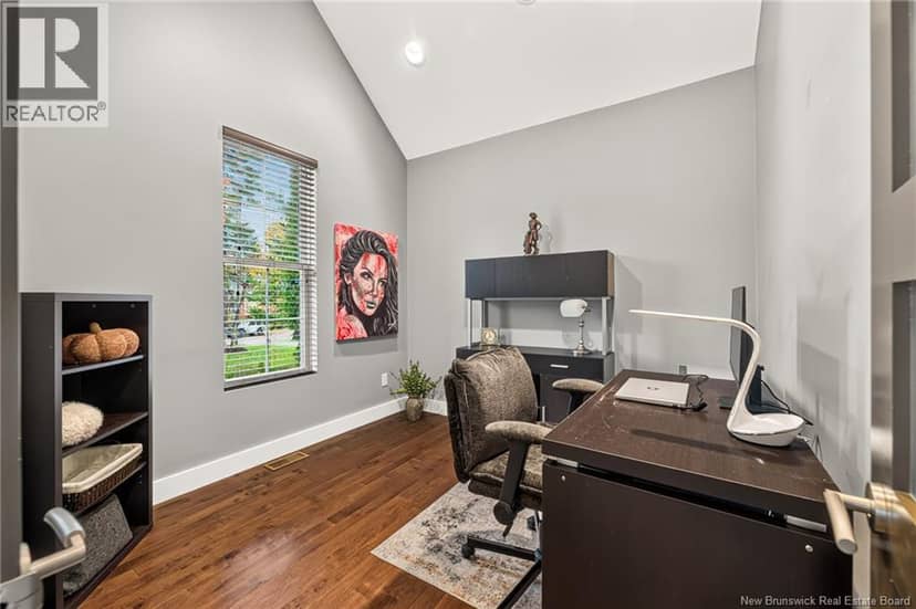 76 Maurice Crescent — photo 20 of 40