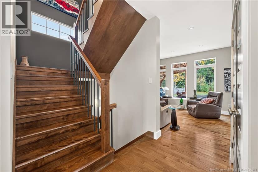 76 Maurice Crescent — photo 21 of 40