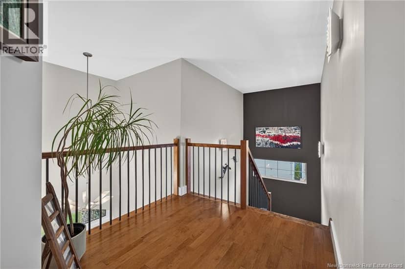 76 Maurice Crescent — photo 22 of 40