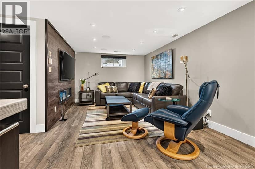 76 Maurice Crescent — photo 36 of 40