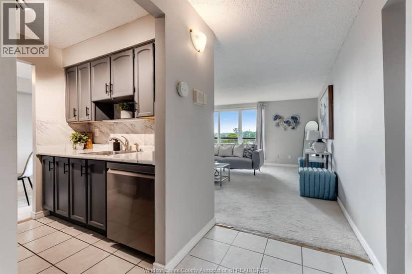 9099 Riverside DRIVE East Unit# 319E, Windsor, photo 2