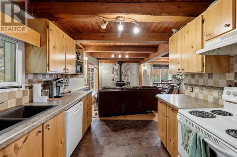 816 Pine Shores RD — photo 10 of 40