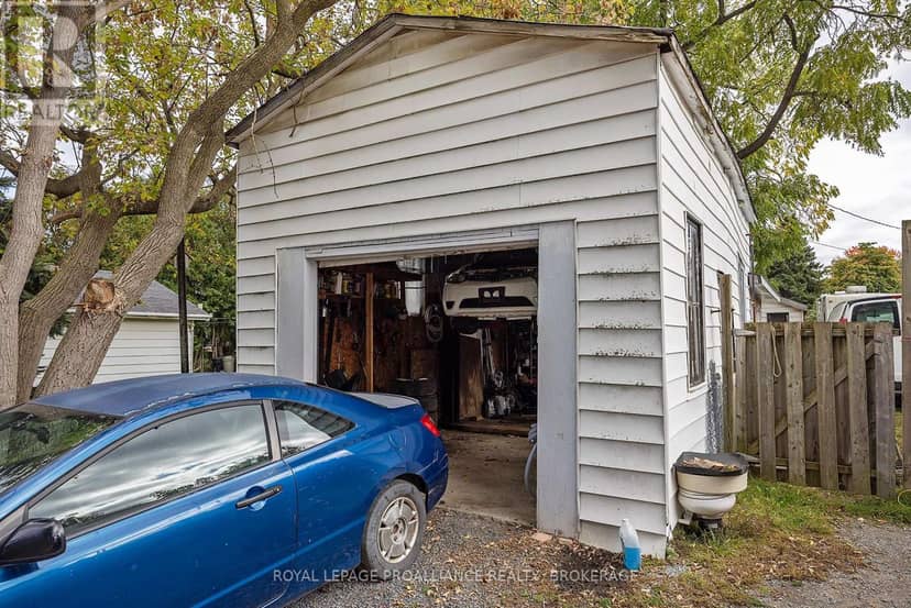 308 Brock Street, Gananoque, photo 7