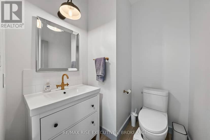 675 Collins Bay Road — photo 12 of 37