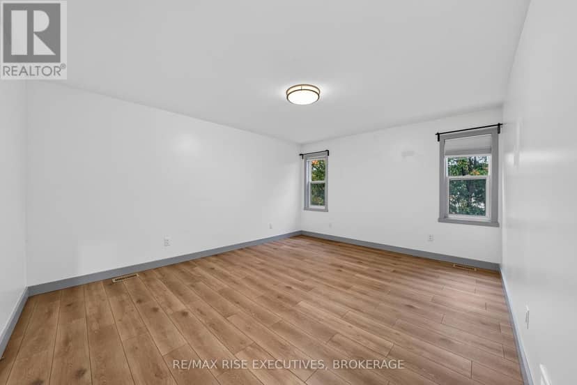 675 Collins Bay Road — photo 19 of 37