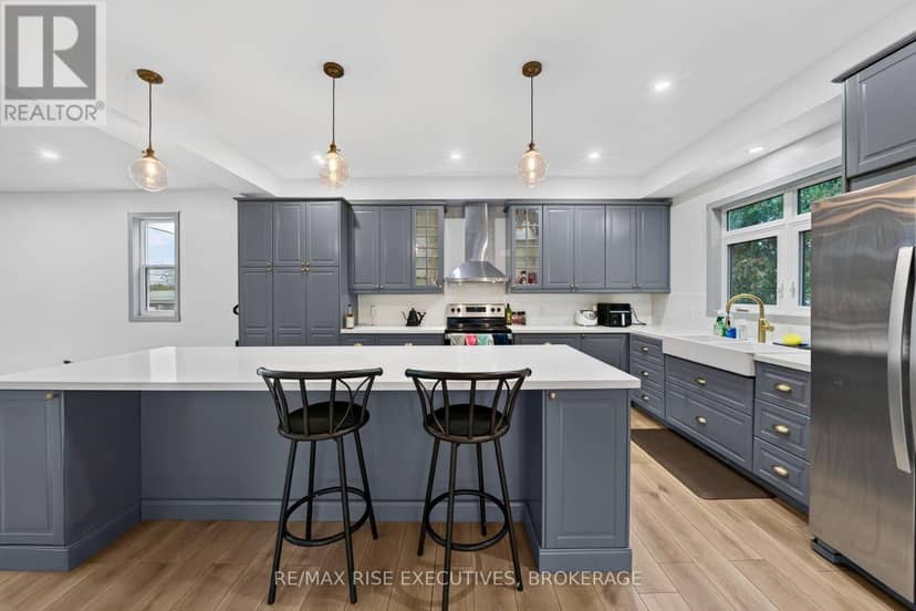 675 Collins Bay Road — photo 9 of 37