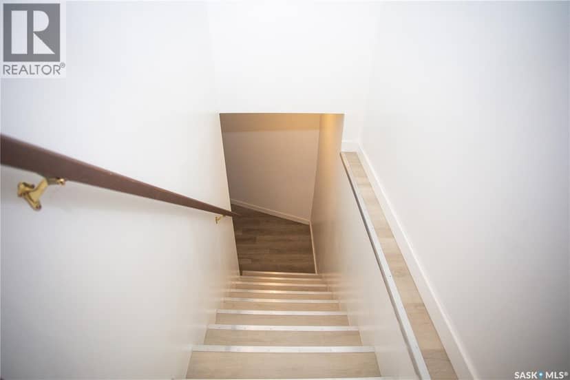 114 Willoughby CRESCENT — photo 30 of 40