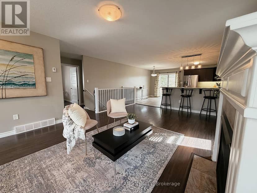 38 Leesboro Trail, Thames Centre, photo 3