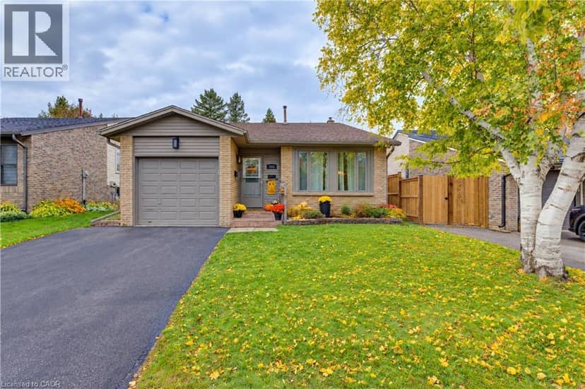102 TOYNBEE Crescent, Kitchener