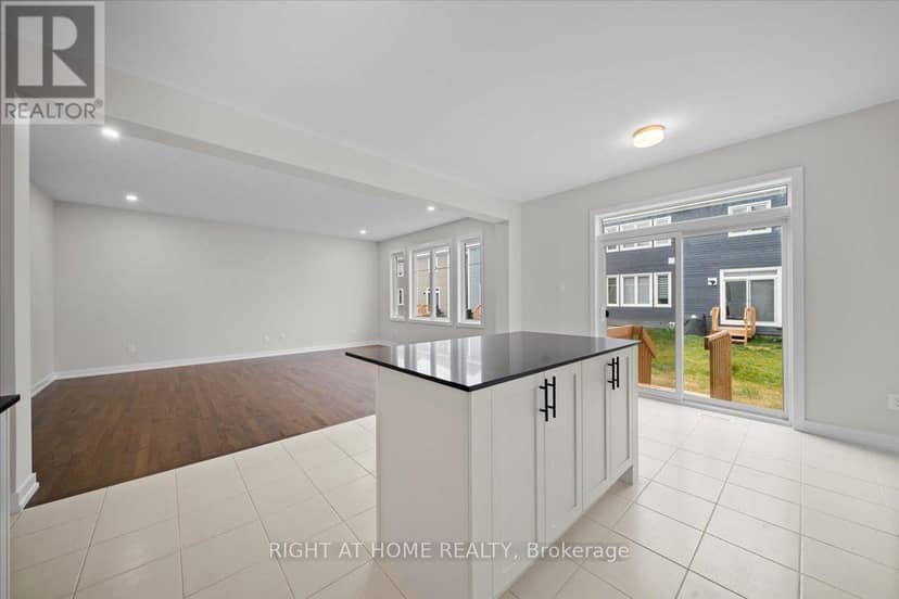 74 Hackamore Crescent — photo 11 of 30