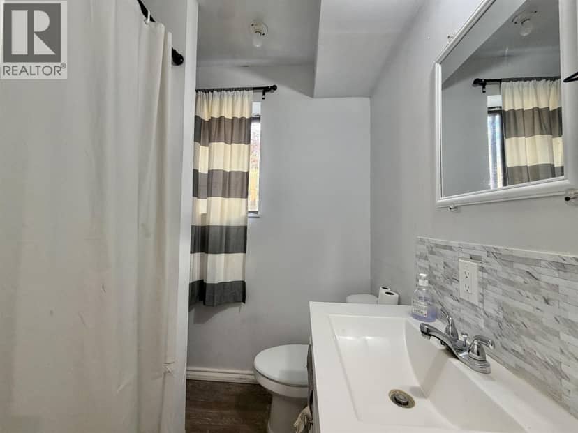 960 N Second Avenue — photo 10 of 13