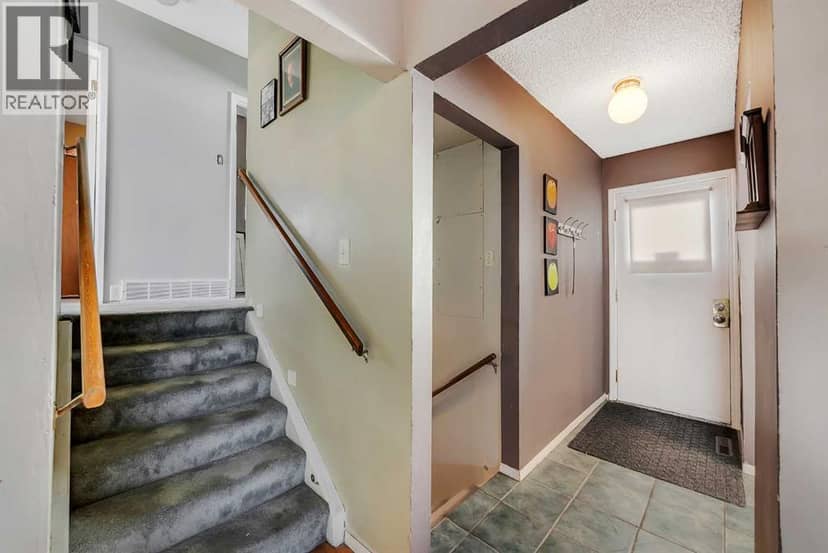 707 Fortalice Crescent SE — photo 18 of 40