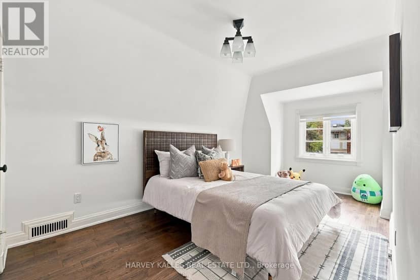 148 Strathallan Boulevard — photo 38 of 40