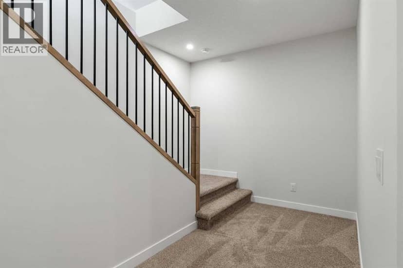 725 53 Avenue SW — photo 32 of 40