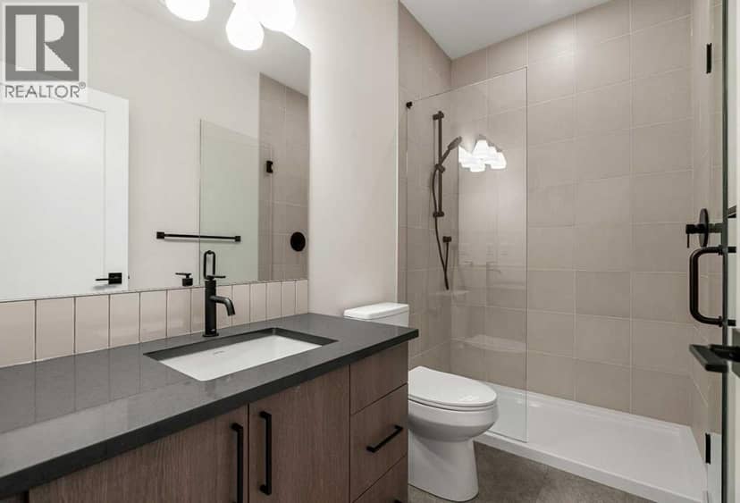 725 53 Avenue SW — photo 37 of 40