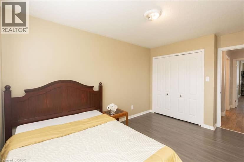 73 APPLEBLOSSOM Drive — photo 18 of 28