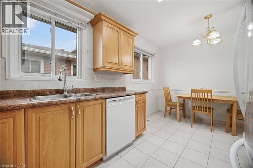 4200 GREYBROOK Crescent — photo 14 of 40