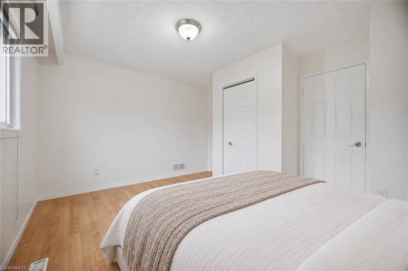 4200 GREYBROOK Crescent — photo 18 of 40