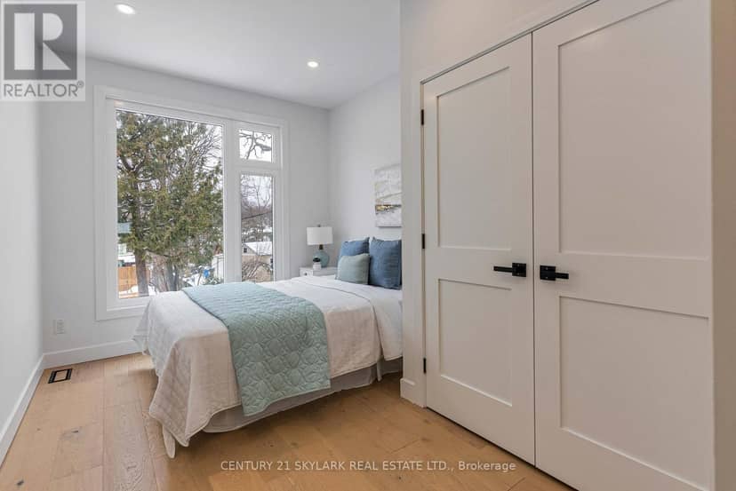 208 Gainsborough Road — photo 22 of 40