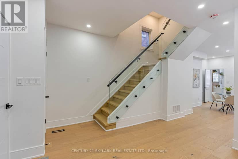 208 Gainsborough Road, Toronto, photo 7