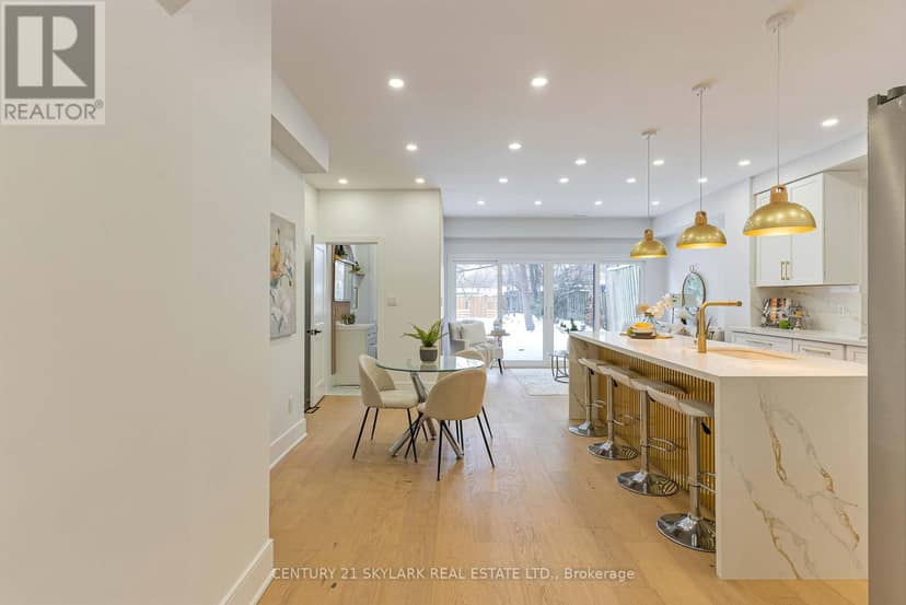 208 Gainsborough Road, Toronto, photo 8